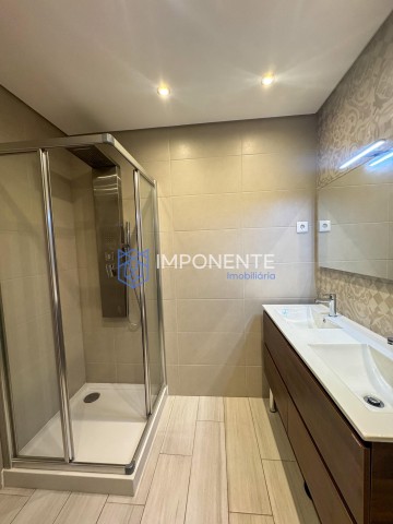 A Venda Luxuoso apartamento T2, nas Torres da Cidadela, Avenida Nelitos Soares.