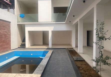 Anúncio Excelente moradia T2, com piscina e anexo, no Condomínio Jardim do Éden, Camama.