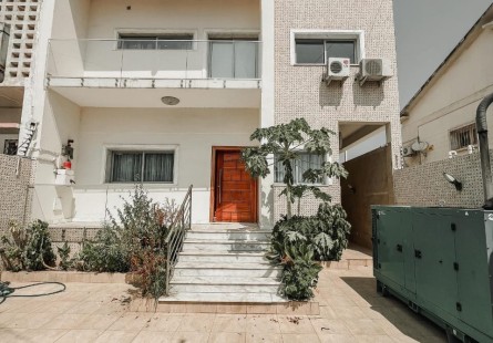Anúncio Luxuosa Vivenda V4 com piscina e anexo, no Prenda, Rua do Edifico da RCS.
