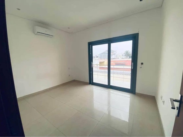 A Venda ARRENDAMENTO APARTAMENTO T2 DUPLEX MORRO BENTO