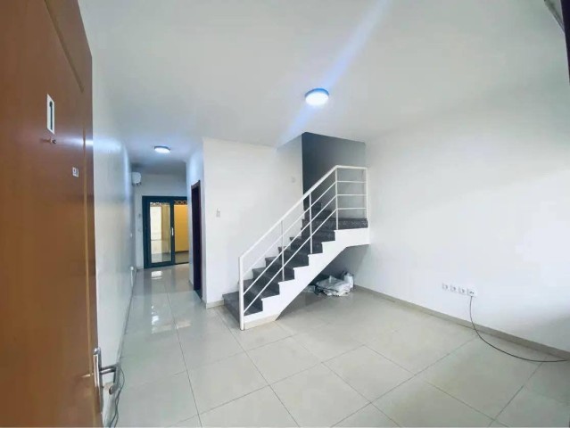 A Venda ARRENDAMENTO APARTAMENTO T2 DUPLEX MORRO BENTO