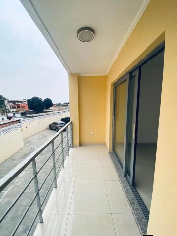 A Venda ARRENDAMENTO APARTAMENTO T2 DUPLEX MORRO BENTO